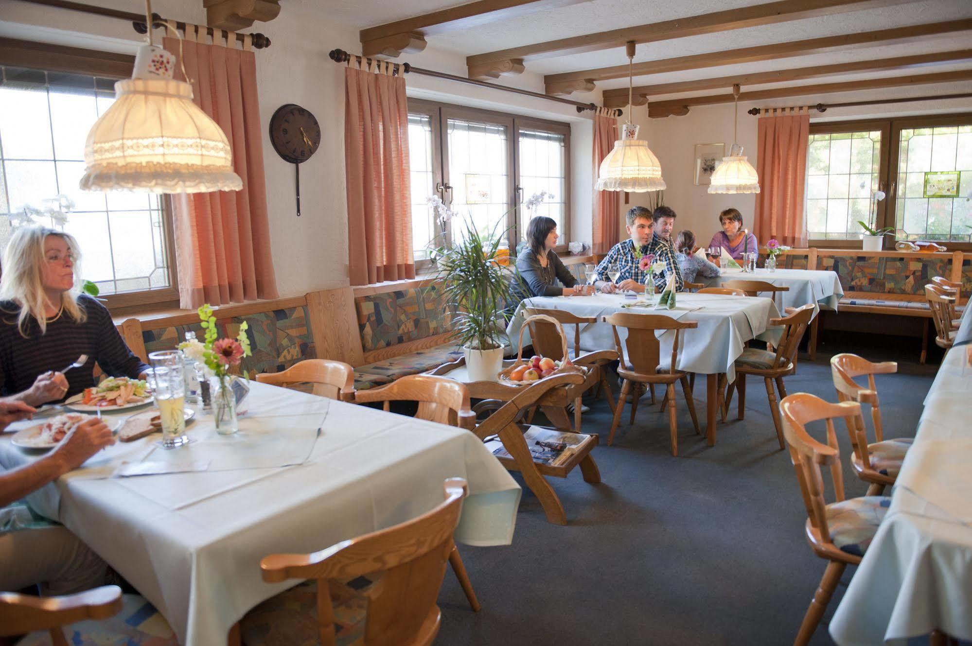 Landgasthof Linde 3* Deggenhausertal